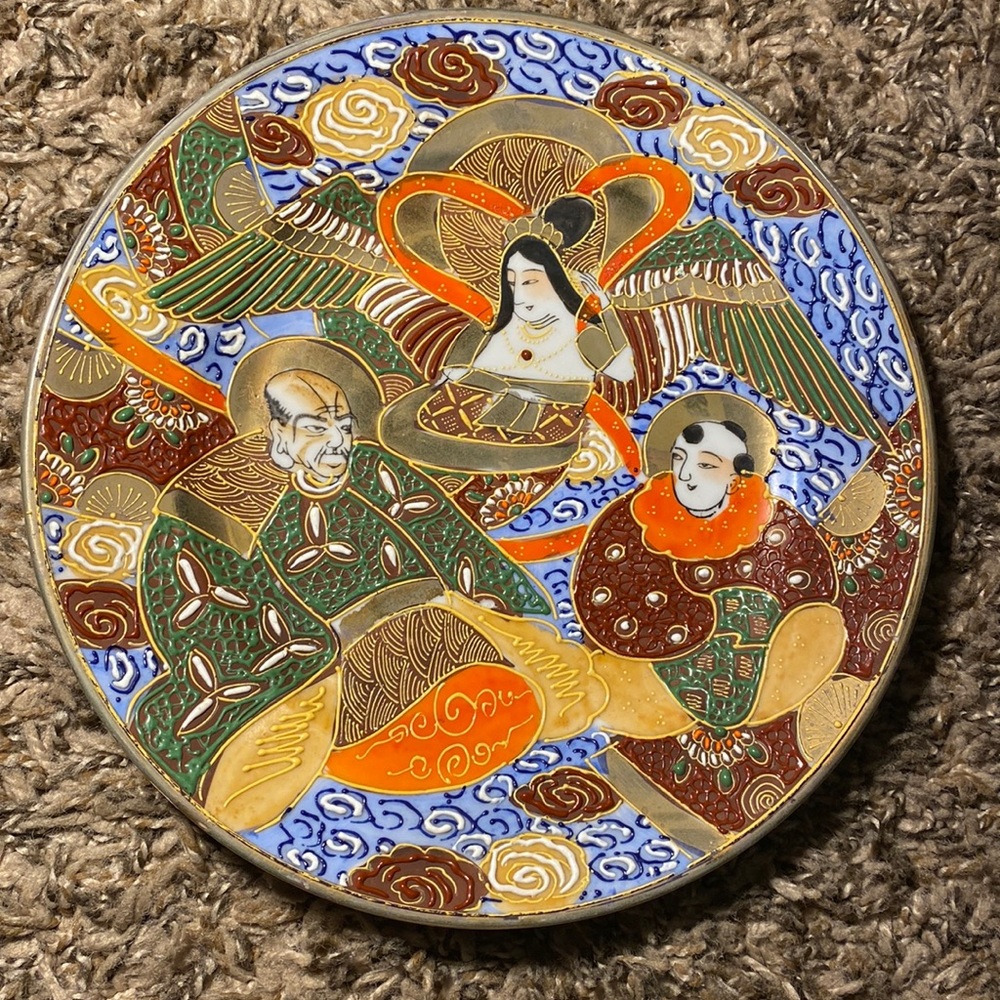 Vintage satsuma lusterware plate. Hand painted in Japan. Priced individually.
